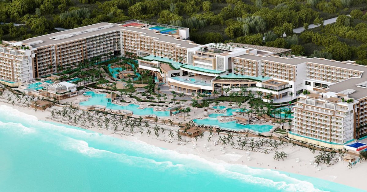 Travellers from Canada report diarrhea, vomitting after trip to Royalton hotel in Cancun