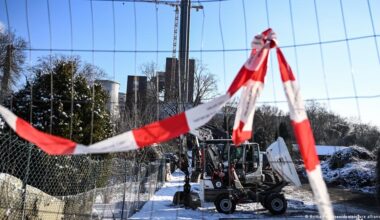 Germany news: Police receive tips over Berlin grid sabotage - DW.com