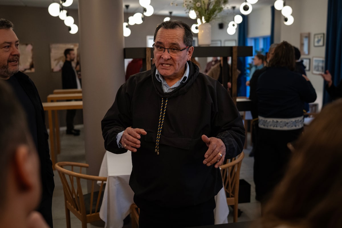 Inuit leaders from Canada arrive in Nuuk in show of support for Greenlanders