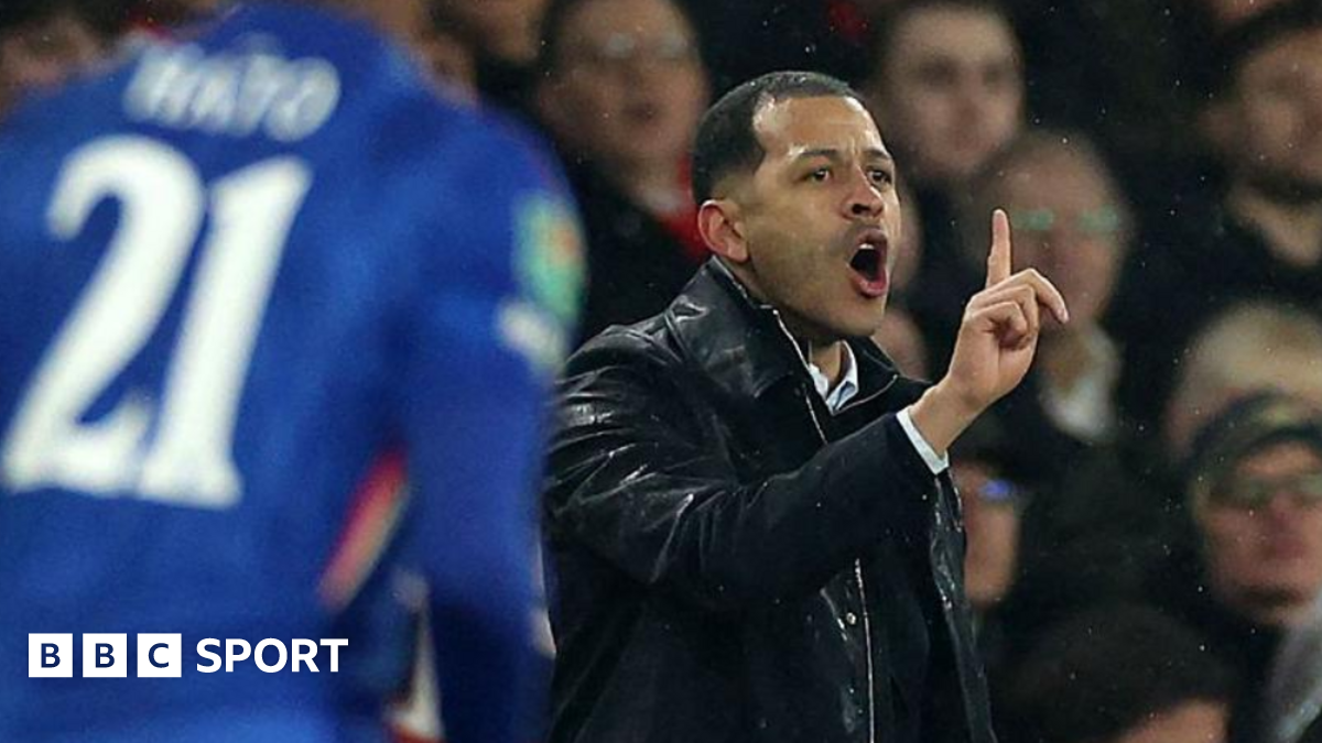 Arsenal celebrate against Chelsea