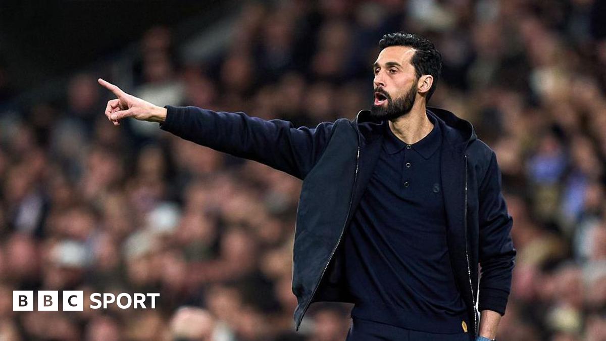 Alvaro Arbeloa gesticulates on the sideline