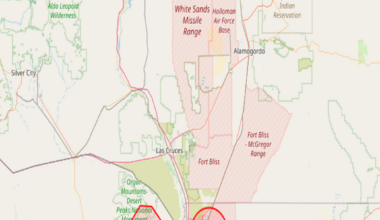 A map of El Paso in Texas and the bordering Mexican city Ciudad Juarez. A red circle around the two bordering cities indicating the closed airspace, announced by the FAA.