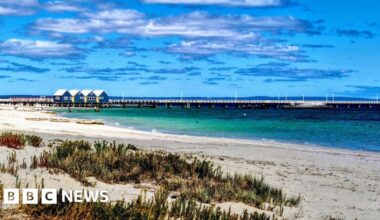 'Brave' boy, 13, swims 4km to save family stranded off Australia coast - BBC