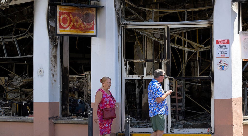 Who pays when you’re stranded? Why 18,000 Canadians in Mexico may be stuck with a massive credit card bill