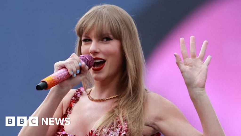 'Swift Home': Bedding firm abandons trademark bid after Taylor Swift appeal - BBC