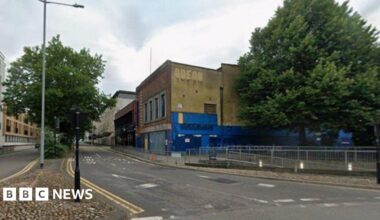 A google street view of an old Odeon cinema.