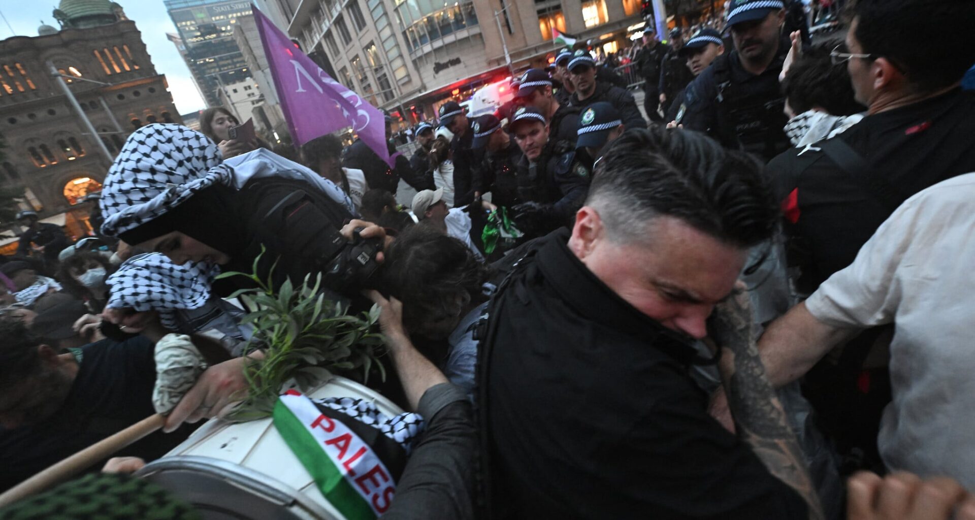 Protests in Sydney against Herzog's visit turn violent amid scuffles with police