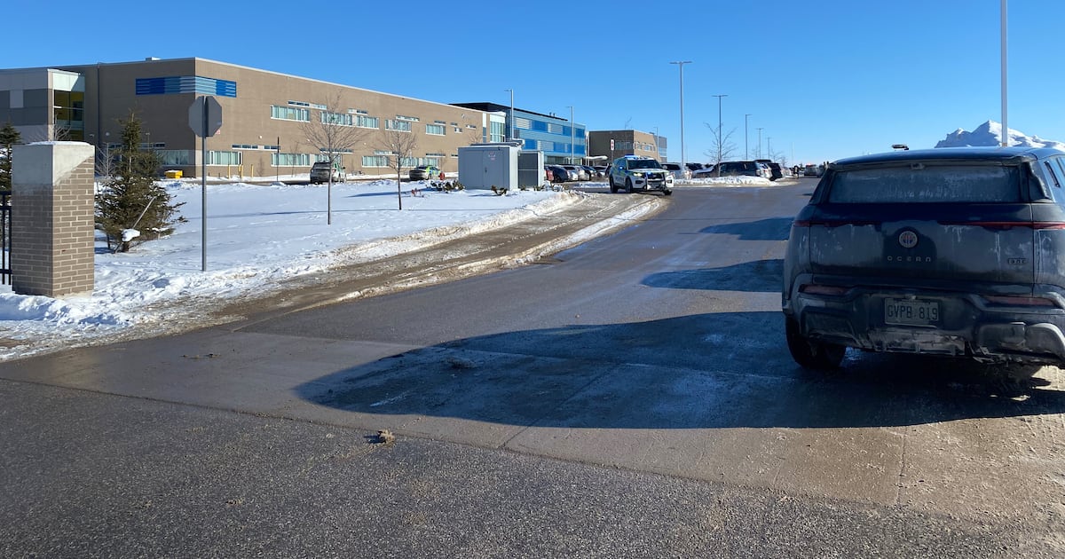 Maple Ridge Secondary School in Barrie under lockdown