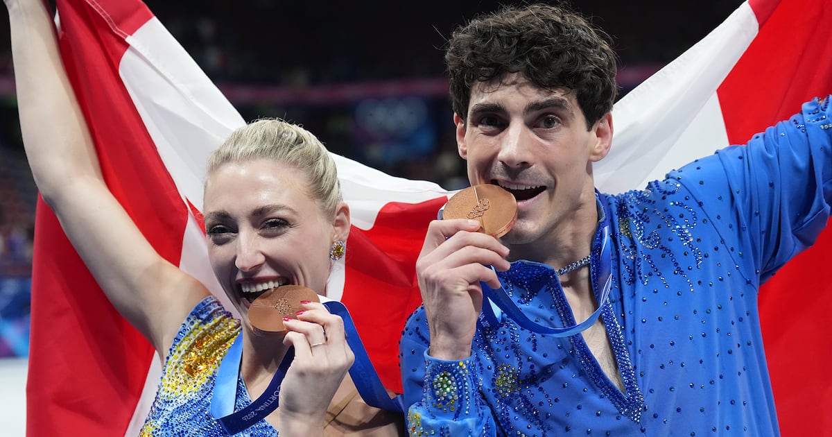 Piper Gilles, Paul Poirier win bronze in ice dance