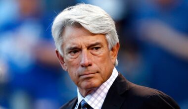 Blue Jays icon Buck Martinez retires