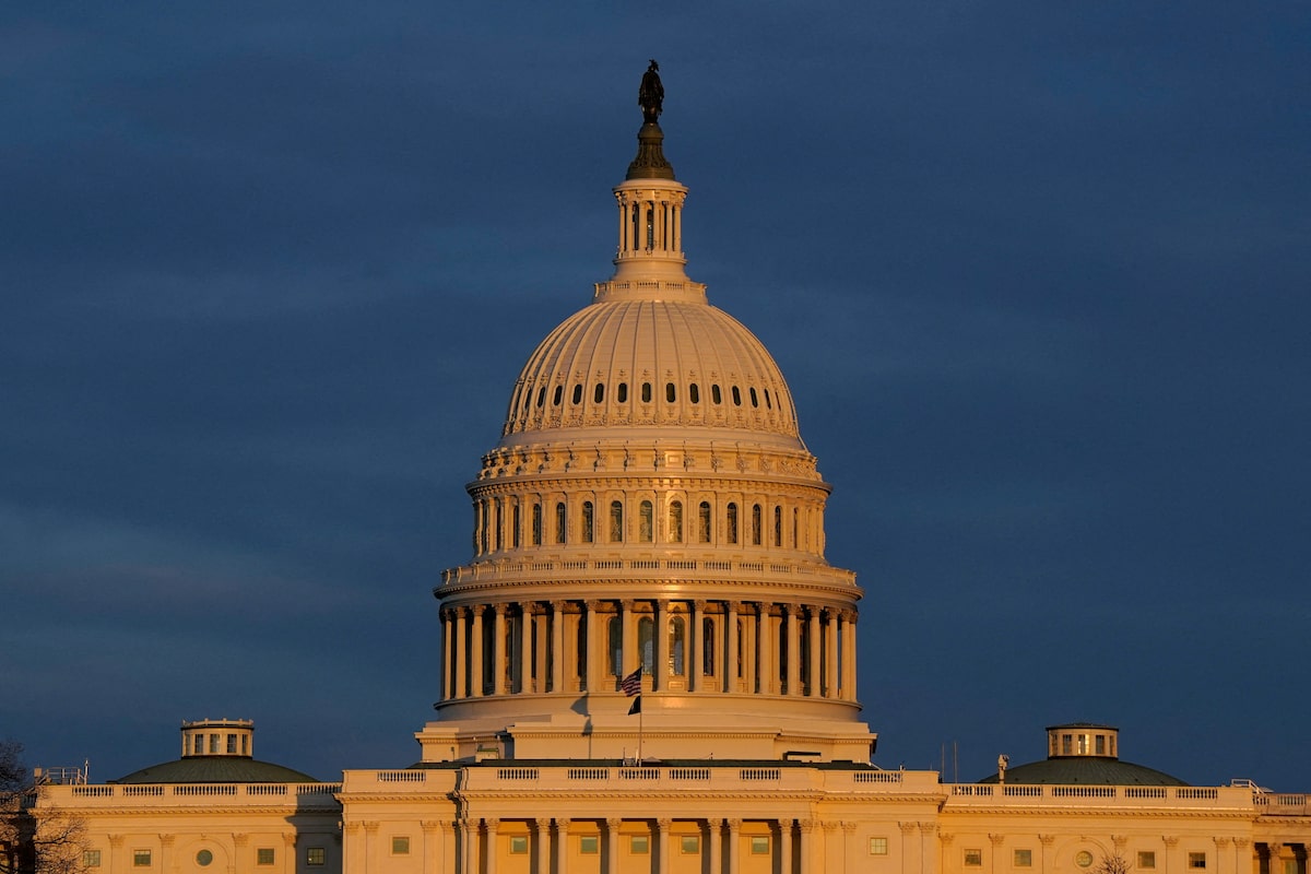 Trump to give State of the Union address against backdrop of declining support
