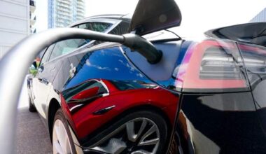 Canada’s EV rebate is here. How do charging costs compare with gas? - National