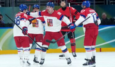 Czechia had six men on ice during Ondrej Palat goal against Canada
