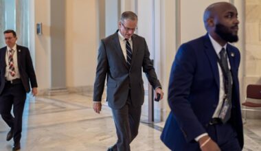 Homeland Security shutdown grows more likely as Republicans rebuff Democrats’ ICE demands – Chicago Tribune