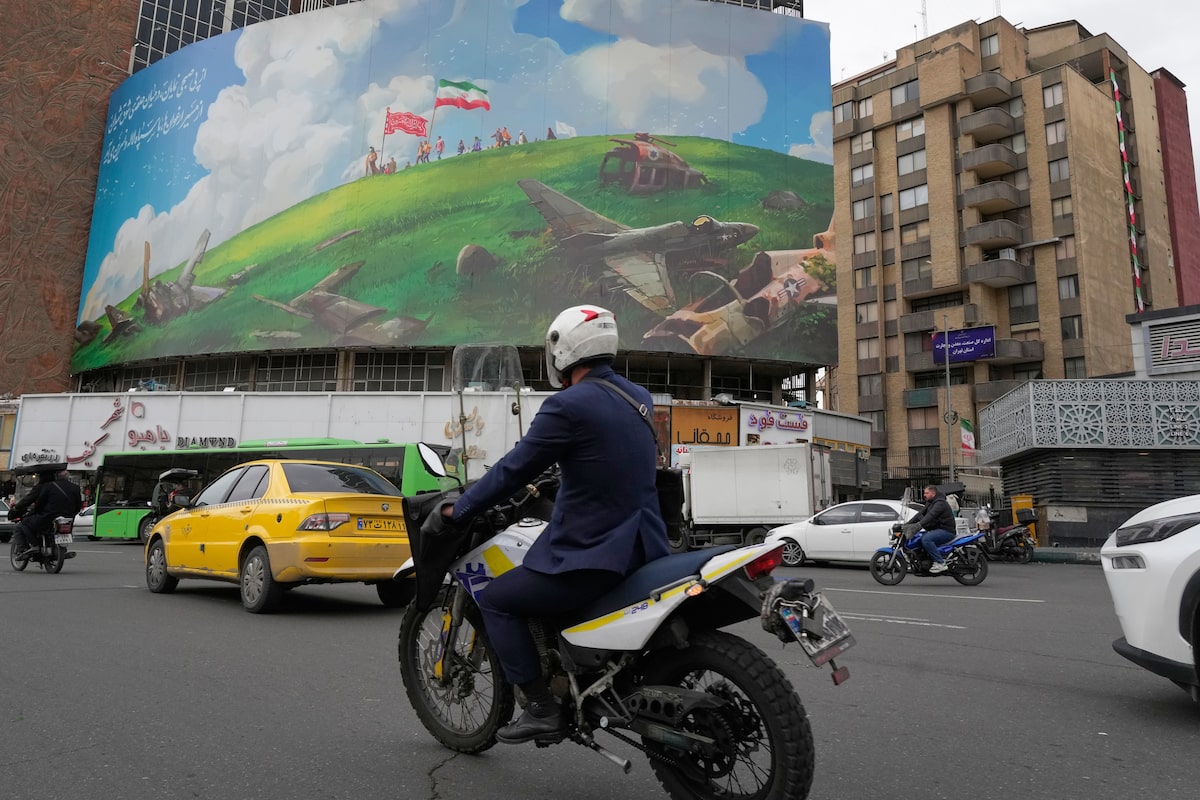 Canada pushing for regime change in Iran, announces more sanctions