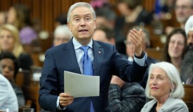 Ottawa in talks with Conservatives to amend budget bill