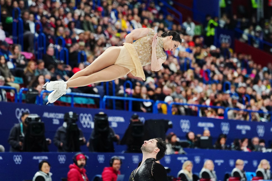 Deanna Stellato-Dudek and Maxime Deschamps skate