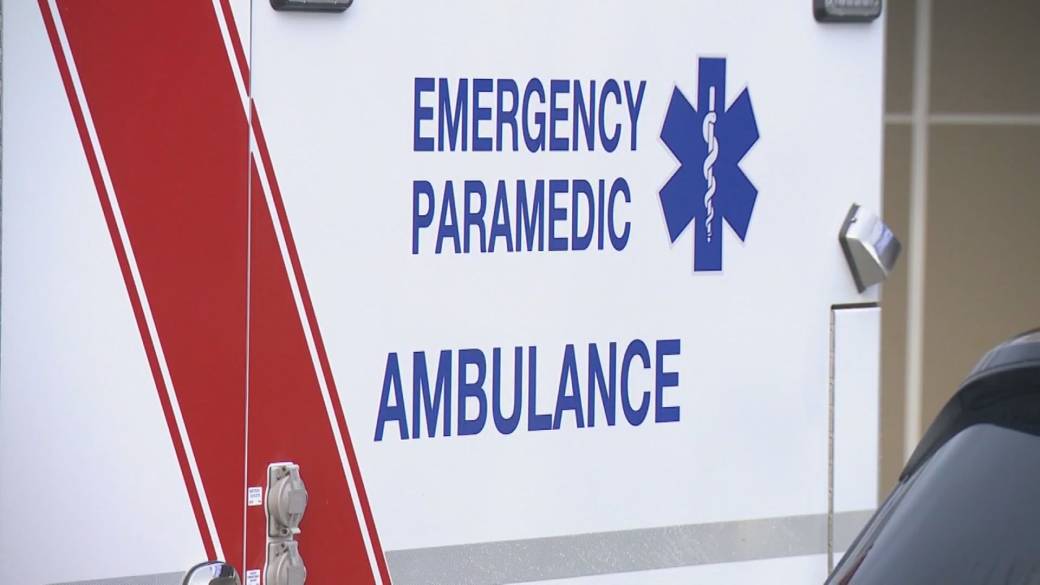 Click to play video: 'Ambulance Paramedics of BC request a mediator be brought in as union prepares for job action vote'