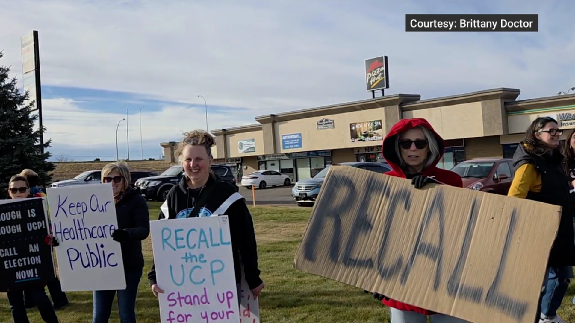 Click to play video: 'Danielle Smith recall organizers call out alleged political interference'