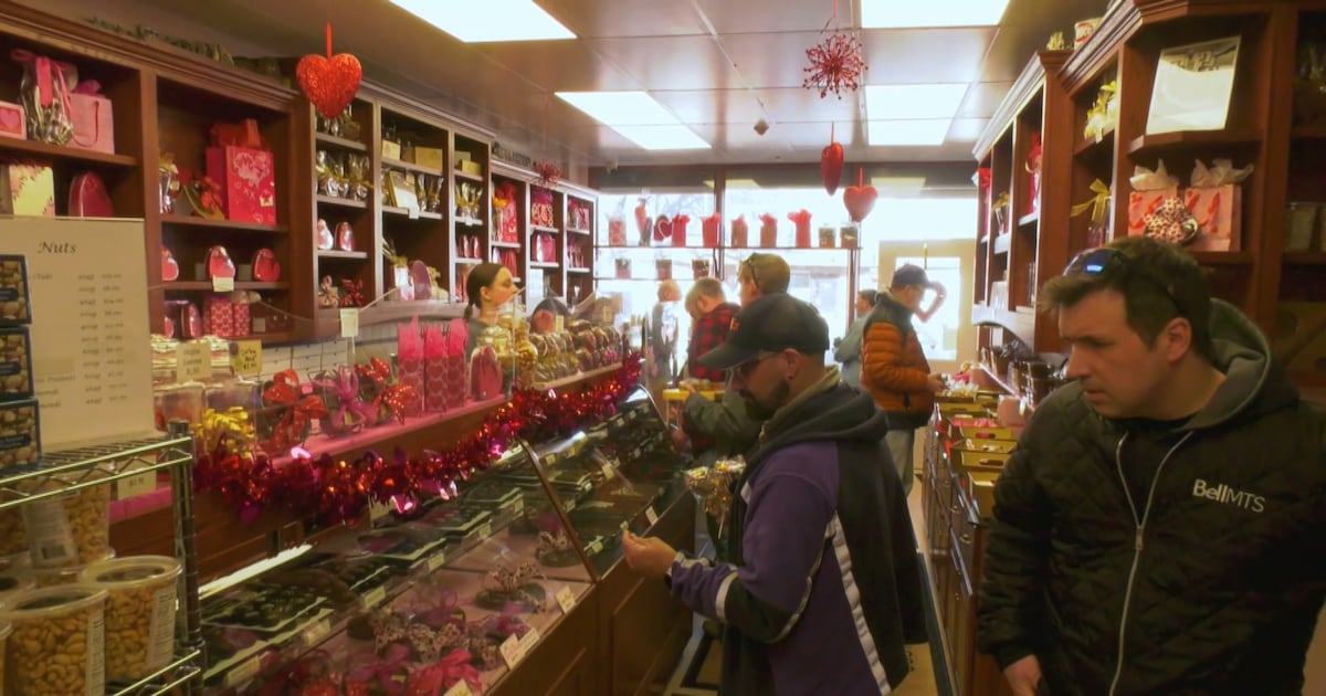 ‘I’m not taking her out to a restaurant’: Some Winnipeggers opting to stay home for Valentine’s Day - CTV News