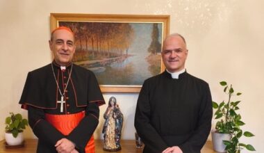 Vatican extends olive branch to breakaway SSPX society - Crux