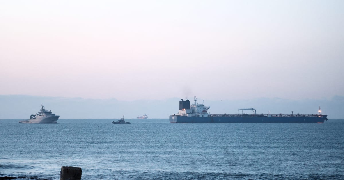 Shadow fleet captain said Russians on board were ‘security agents’ – POLITICO