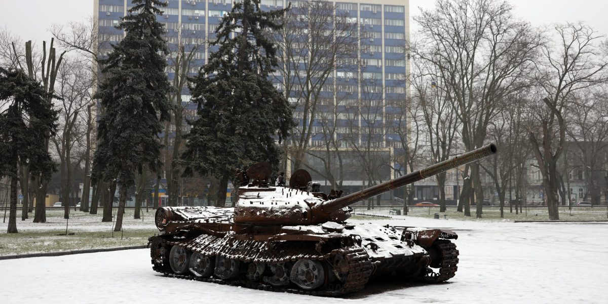 The Russian economy is now eating itself to death as Putin's war on Ukraine destroys future capacity