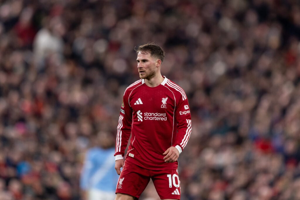 Alexis Mac Allister playing against Man City