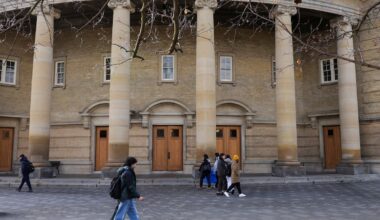 Ottawa seeks to attract grad students from abroad