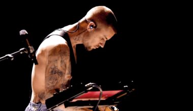 Justin Bieber Gives Shirtless Grammy Performance of Yukon