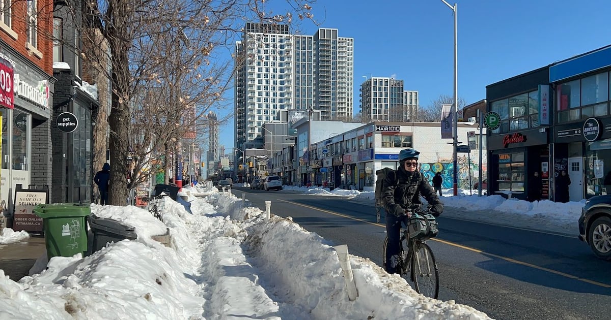 Toronto cyclists frustrated by snow-blocked bike lanes week after record storm