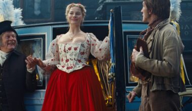 WUTHERING HEIGHTS, from left: Martin Clunes, Margot Robbie, Ewan Mitchell, 2026. © Warner Bros. /Courtesy Everett Collection