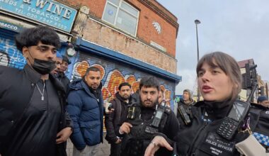 'This is a Muslim area': Moment Met Police officer confronted as she defends preacher - London Evening Standard