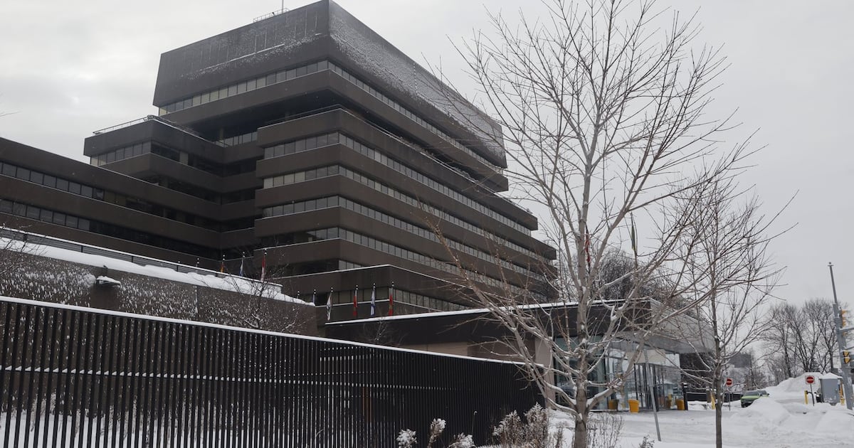 Conditions inside federal office buildings are ‘horrendous,’ PSAC boss says - CTV News