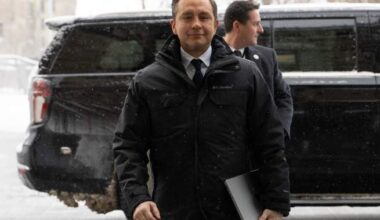 ‘Work with us,’ Poilievre says he told Carney in meeting - National