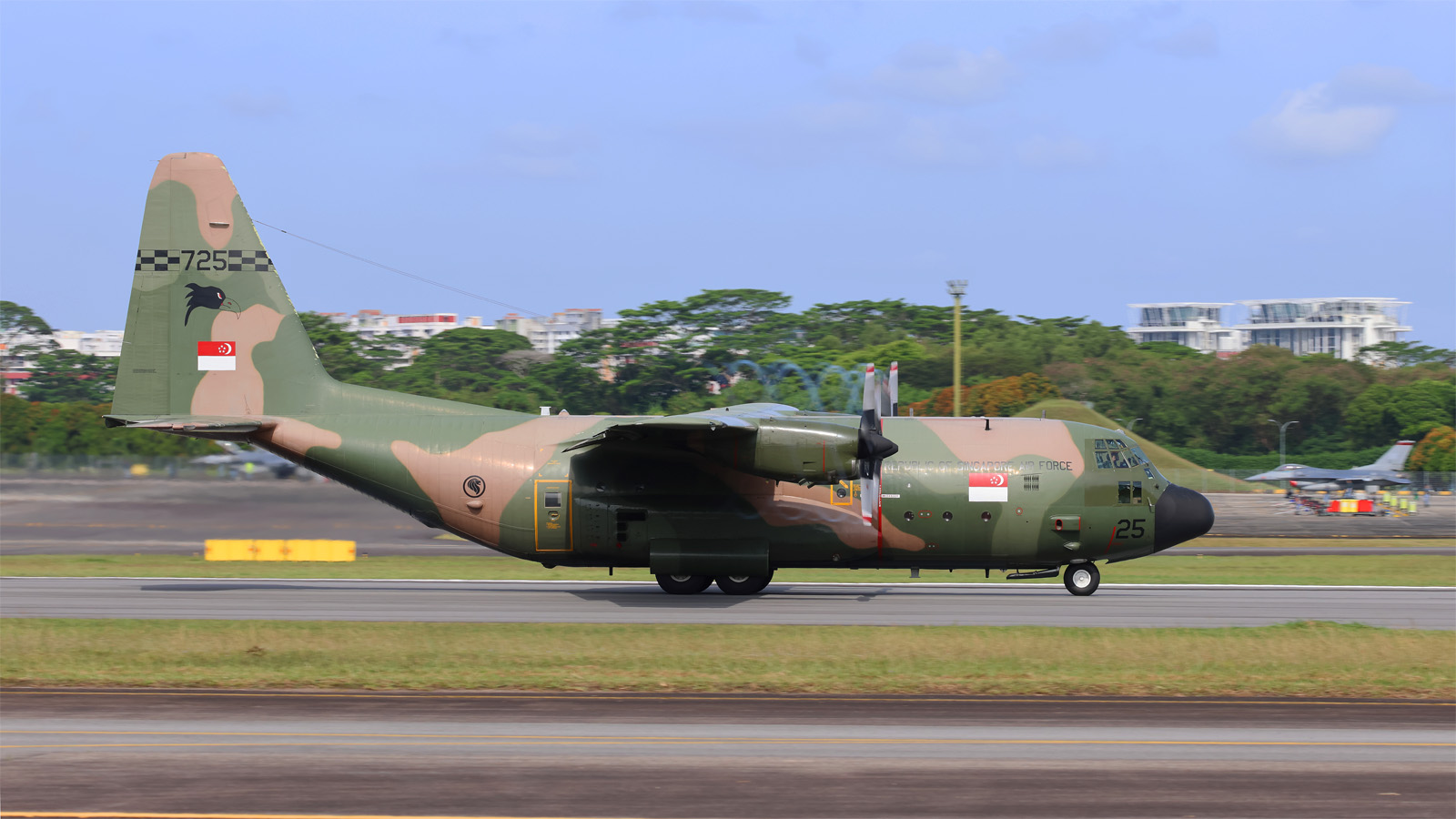 Singapore acquires used C-130Hs to replace even older C-130s