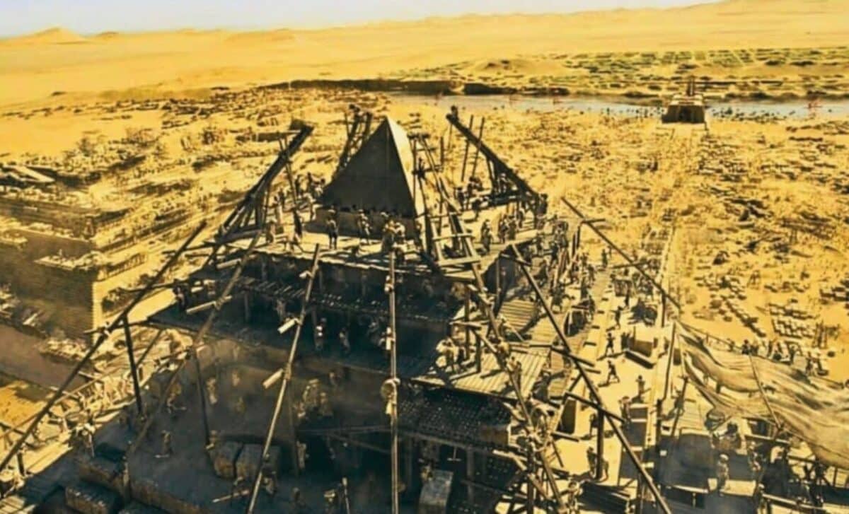 Research Suggests Egypt’s Great Pyramid May Date Back To 40,000 Bc