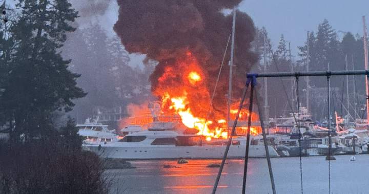 3 power yachts destroyed following fire at Sidney marina - BC