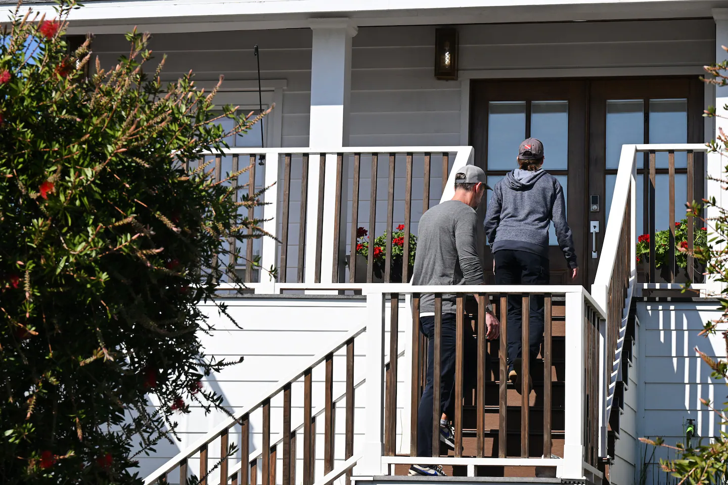 FBI searches Los Angeles Unified School District office, Carvalho home