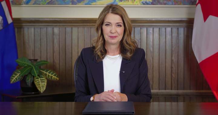 Danielle Smith promises Alberta referendum over immigration, Constitution changes