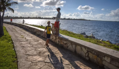 Cuban forces shoot 4 dead on U.S. speedboat, Havana says