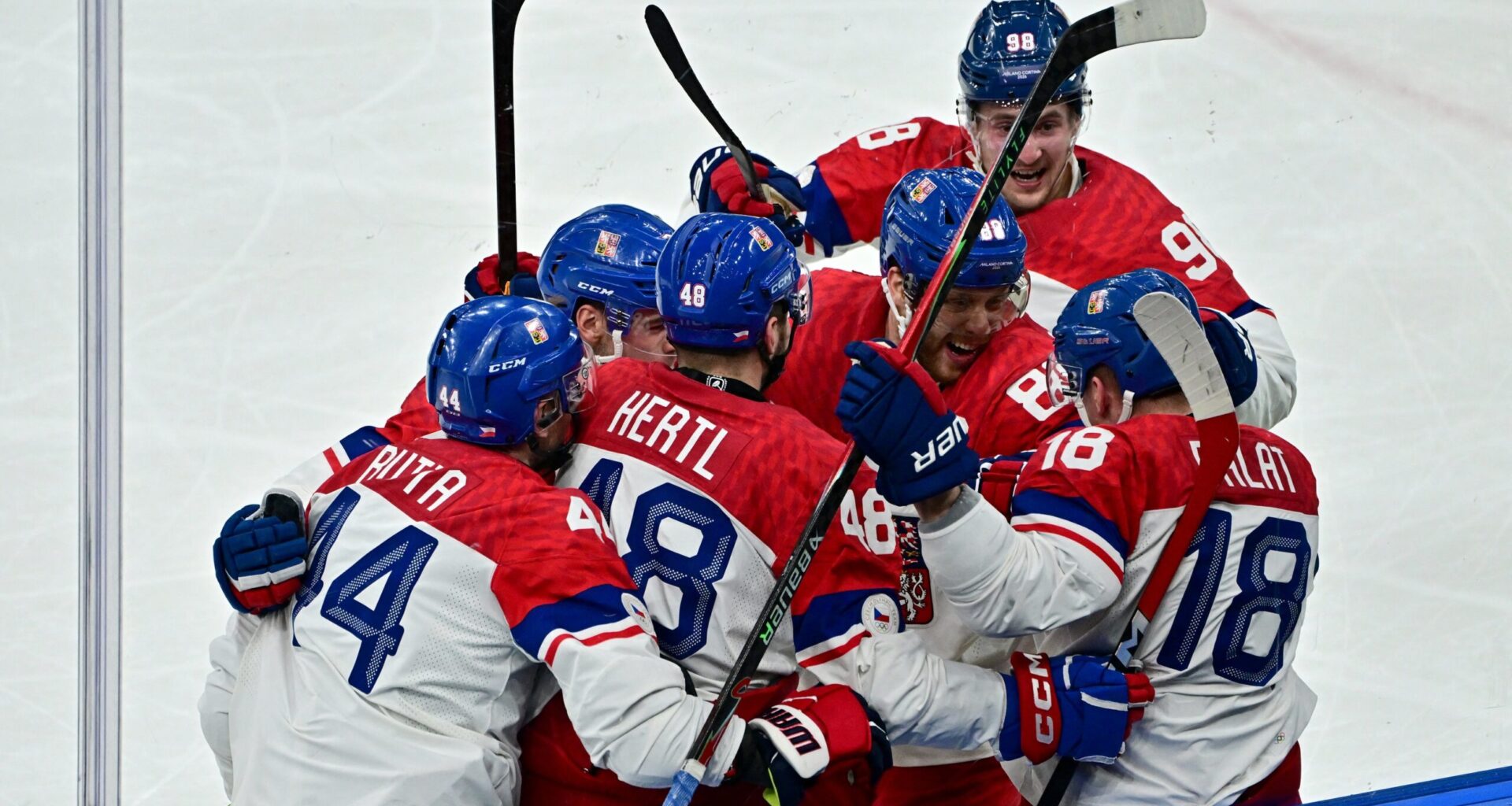 Officials make massive error in Olympic hockey tournament