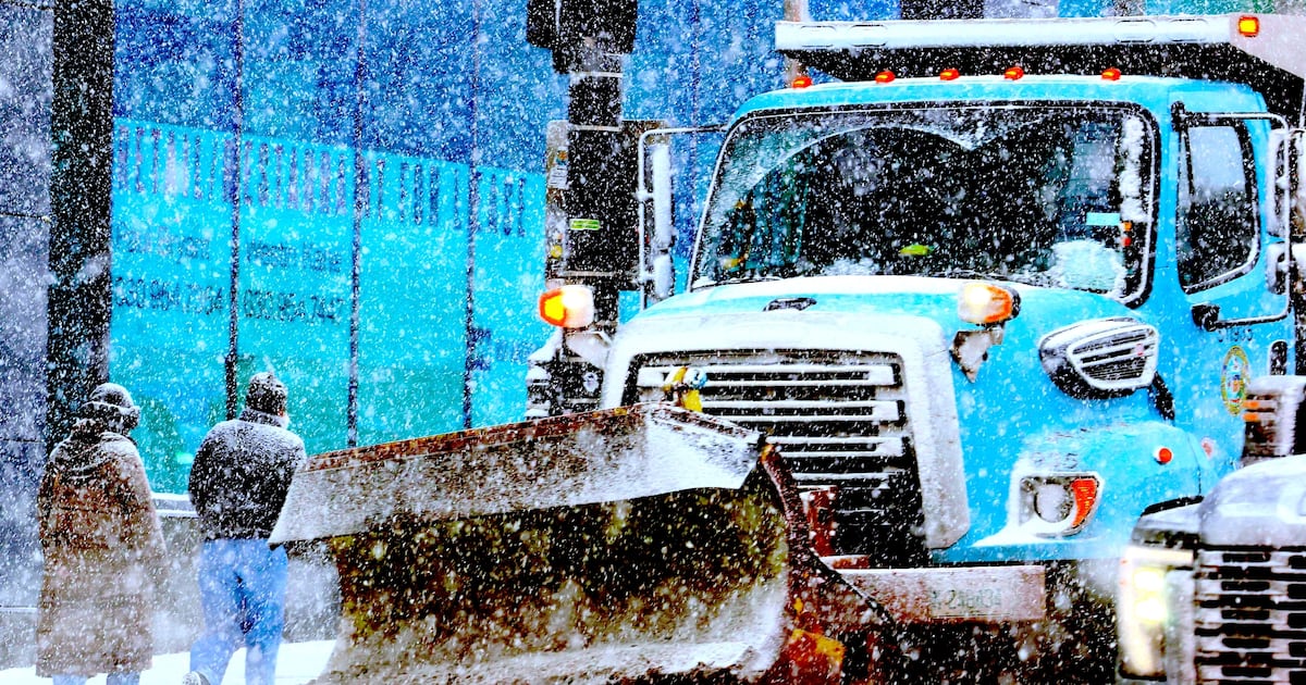 Chicago Slaps Back at Donald Trump and Kristi Noem by Voting to Name Snowplow ‘Abolish ICE’