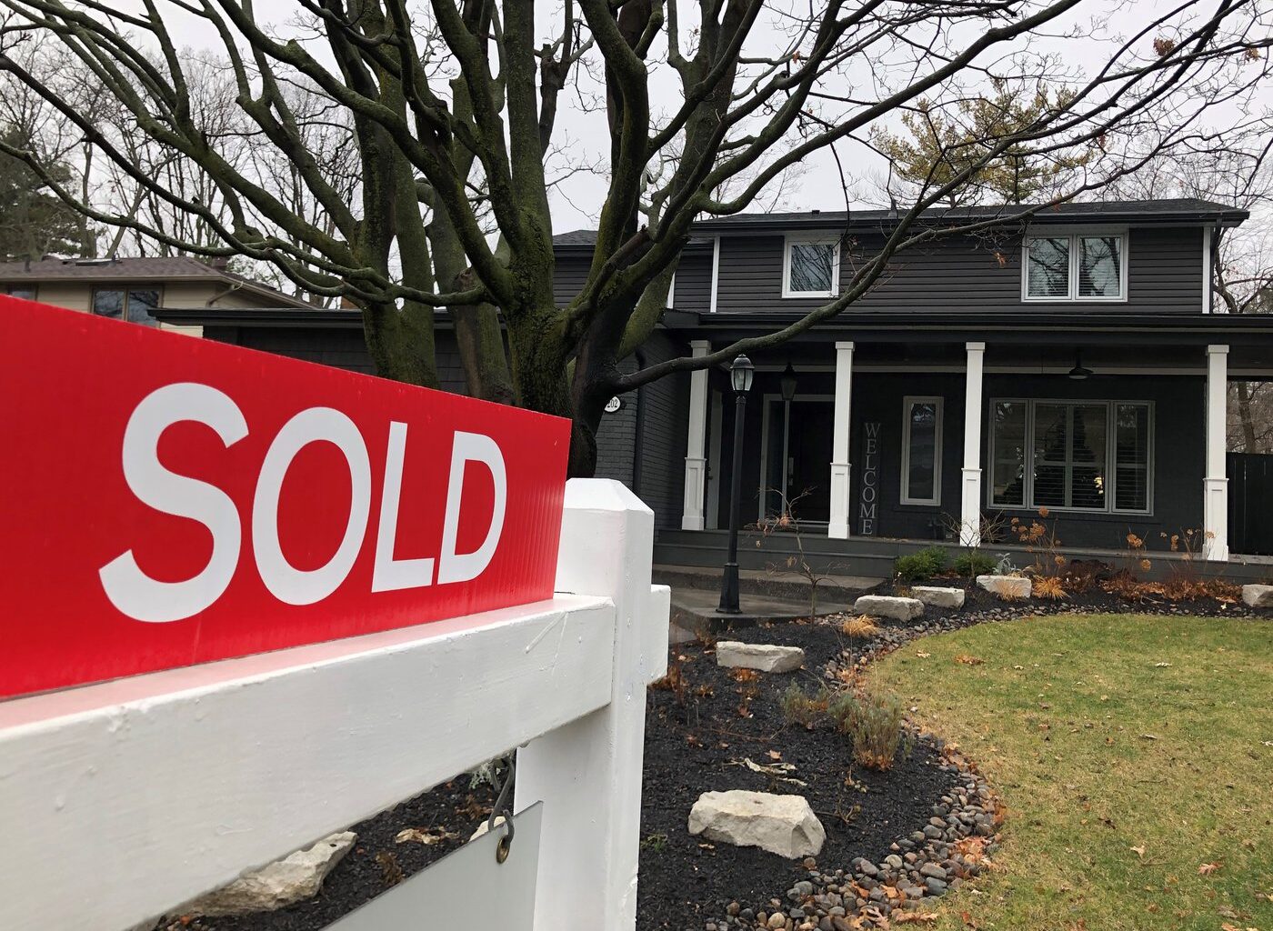 Toronto, Vancouver show biggest signs of mortgage stress: CMHC