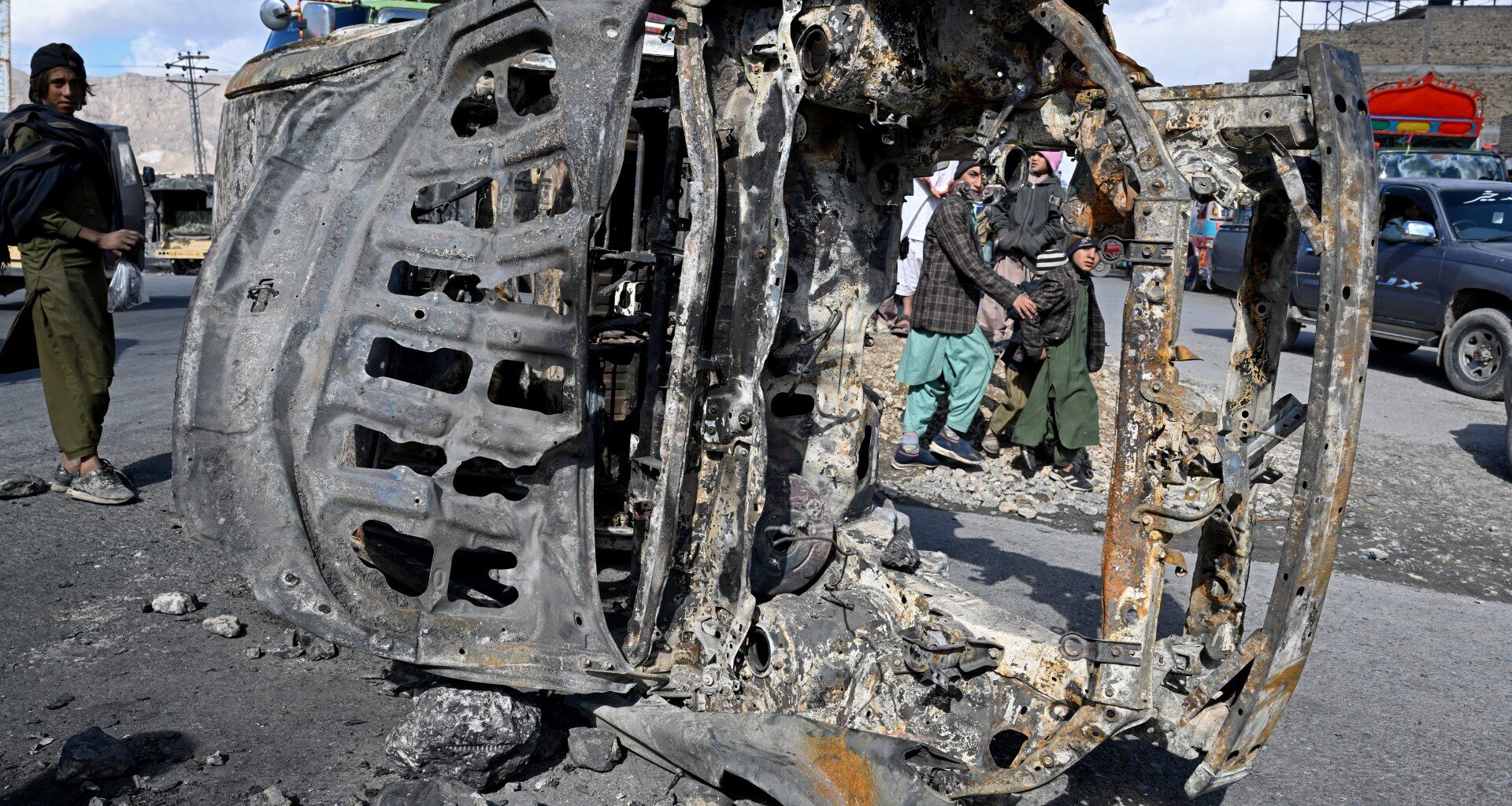 Pakistan deploys helicopters, drones to end standoff with Baloch rebels | Conflict News