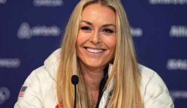Lindsey Vonn says she plans to compete in Olympics despite ACL injury