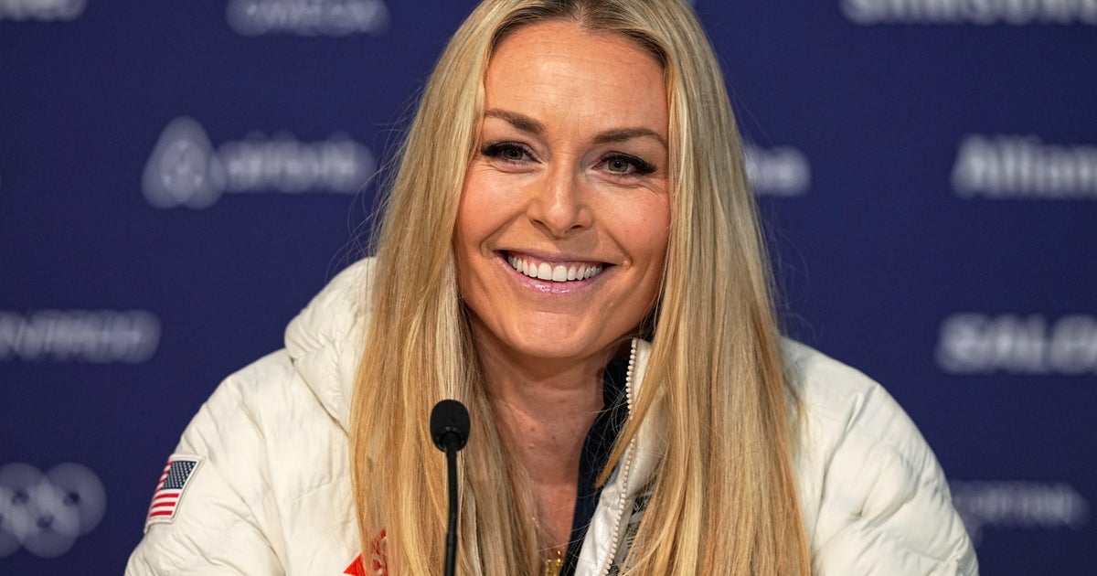 Lindsey Vonn says she plans to compete in Olympics despite ACL injury