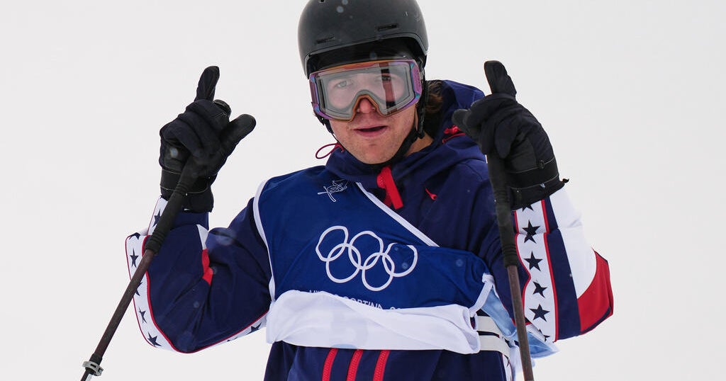 Team USA's Hunter Hess, targeted by Trump over comments, flashes "L" sign after Olympic halfpipe qualifying