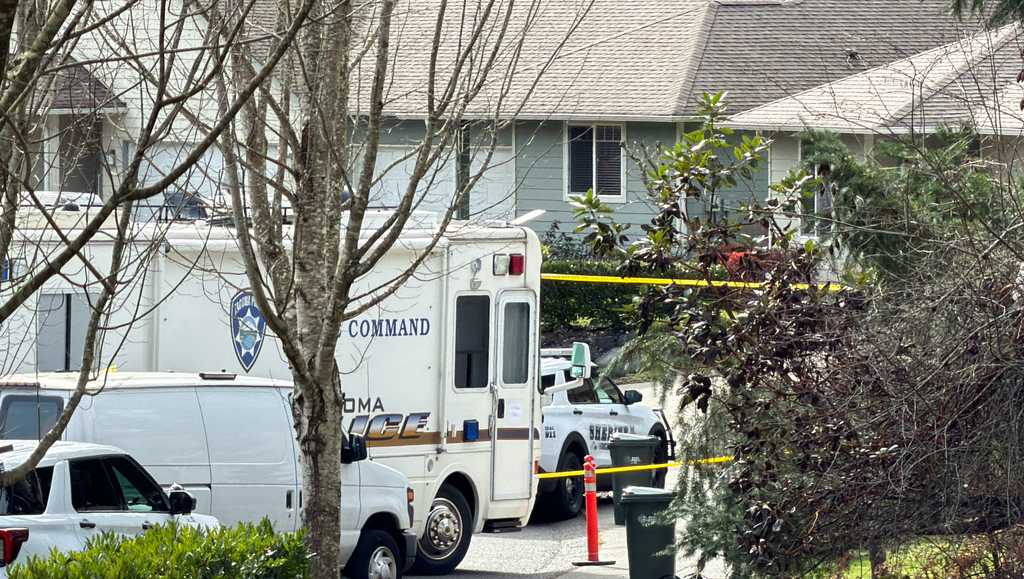 Suspect and 4 others are dead after stabbing near Tacoma, Washington, authorities say
