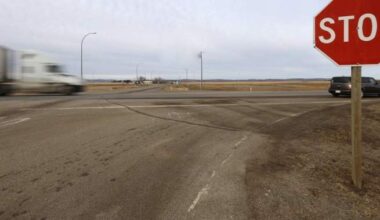 Alberta government to review intersection where 3 junior hockey players died in crash